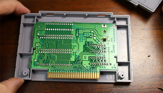Insolite il fabrique un SSD portable avec une cartouche SNES | Bhmag un SSD portable avec une cartouche SNES