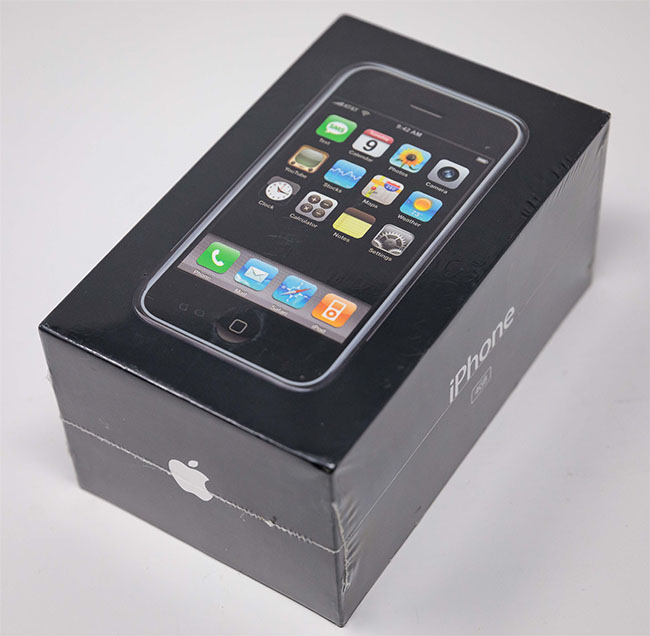 Avis aux collectionneurs : un iPhone edge aux enchères | Bhmag  Avis aux collectionneurs : un iPhone edge aux enchères