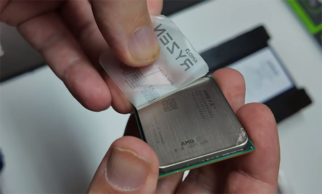 Attention : de faux processeurs Ryzen 7 9800X3D circulent... | Bhmag  Attention : de faux processeurs Ryzen 7 9800X3D circulent...