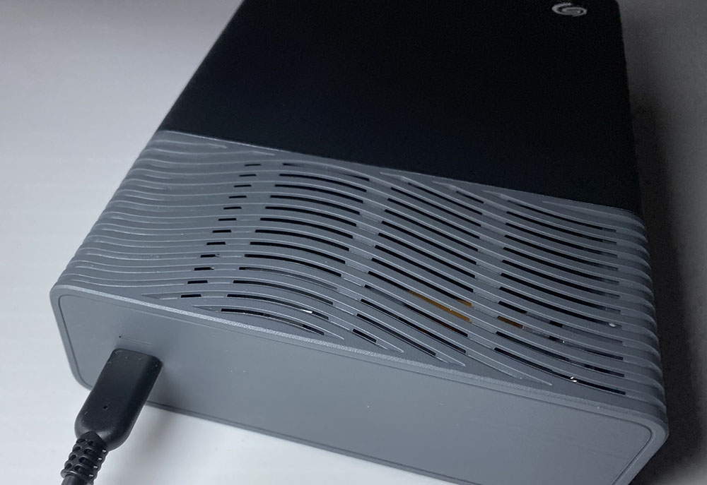 Test du disque dur externe 3,5" Seagate One Touch 8 To auto alimenté | Bhmag Test du disque dur externe 3,5" Seagate One Touch 8 To auto alimenté